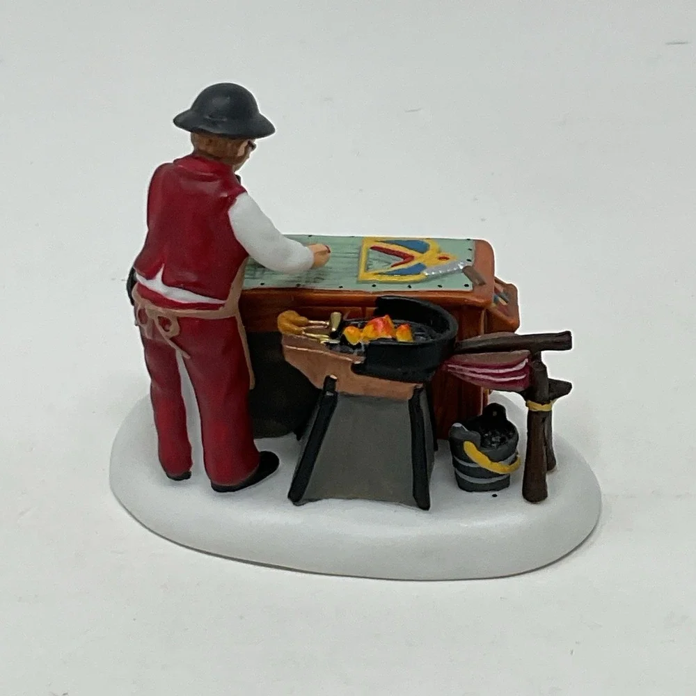 Dept 56 Dickens Village Heritage Stained Glass Artisan 56.58802 Christmas